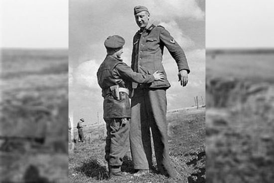 &laquo;Самый высокий человек в мире&raquo;: как он воевал в армии Гитлера
