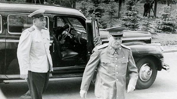 ЗИС-115: какие атаки был способен выдержать личный лимузин Сталина